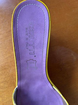 Sandalias Cerruti amarillas tacón
