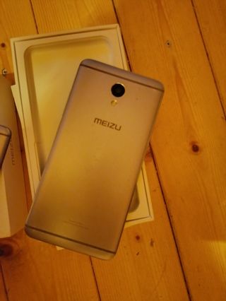 2 smartphone Meizu M5 Note color negro y plata