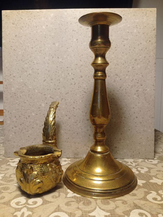 Candelero y cenicero de latón antiguo