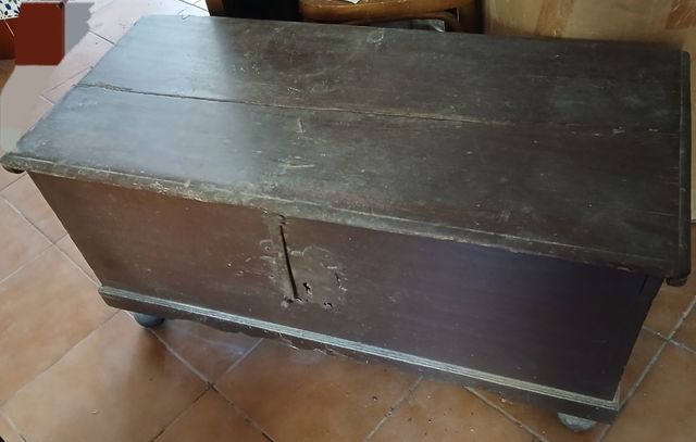 Arcón madera antiguo