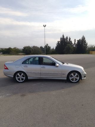 Mercedes-Benz Clase C 2006