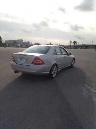 Mercedes-Benz Clase C 2006