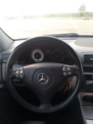 Mercedes-Benz Clase C 2006