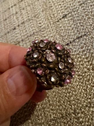 Anillo latón color cobre, piedras rosas