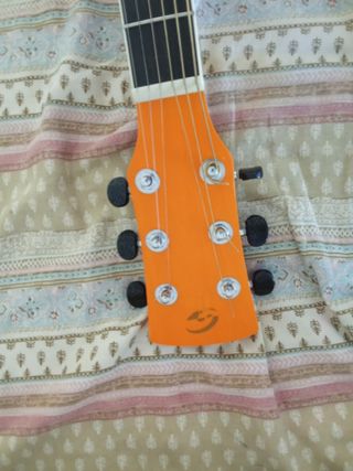 Guitarra electroacústicaPRECIO no  NEGOCIABLE,