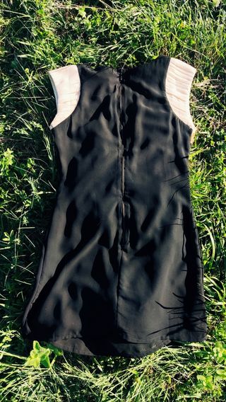 Vestido fiesta negro Little Mistress con abalorios