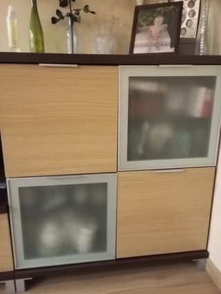 Vitrina salón madera-cristal