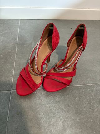 Zapatos rojos de tacón Vizzano