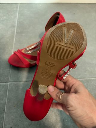 Zapatos rojos de tacón Vizzano
