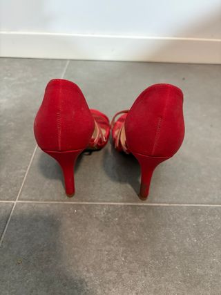 Zapatos rojos de tacón Vizzano