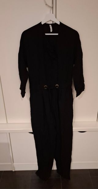 Mono negro elegante