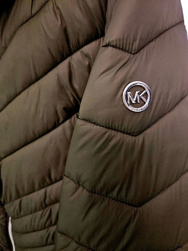 Abrigo acolchado Michael Kors verde oliva