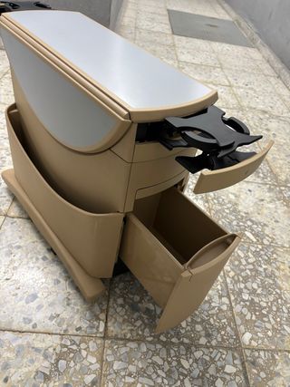 Mesa plegable VW Multivan T5/T6 original.