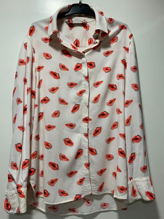 Camisa Zara labios roja y blanca