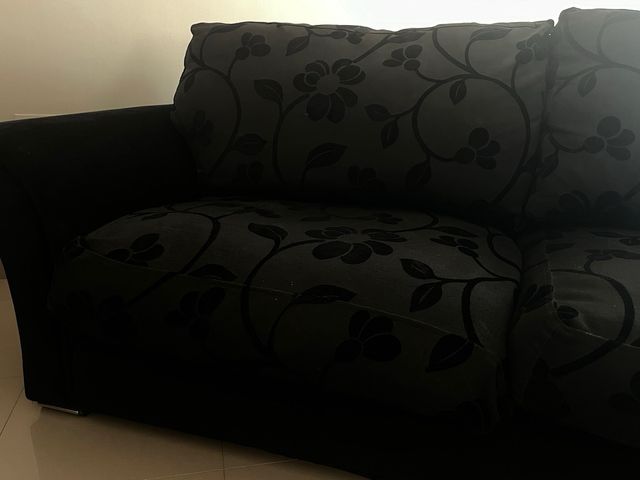 Sofá negro terciopelo