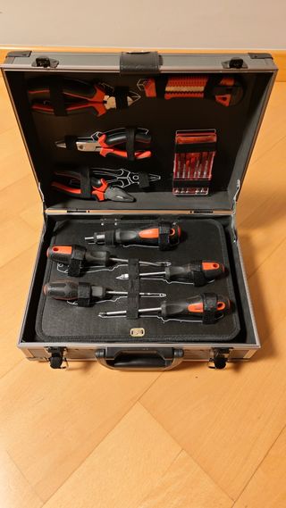 Caja herramientas metálica