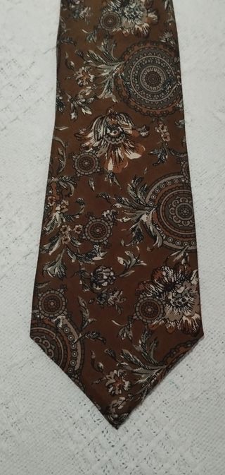Corbata seda marrón estampada