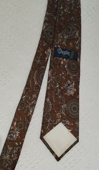 Corbata seda marrón estampada