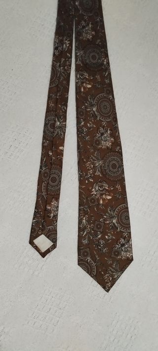 Corbata seda marrón estampada