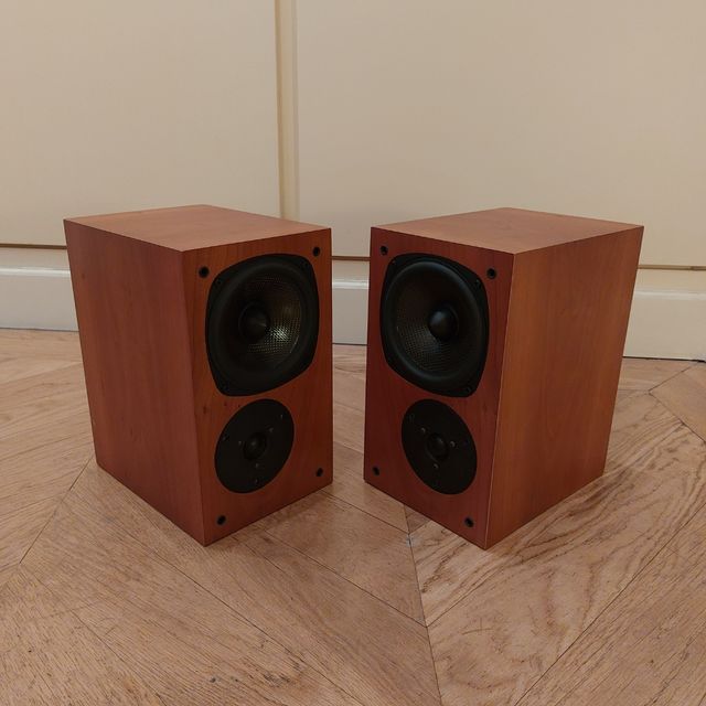 Altavoces Castle Richmond 3i marrón