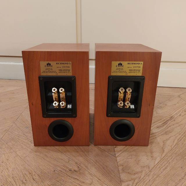 Altavoces Castle Richmond 3i marrón