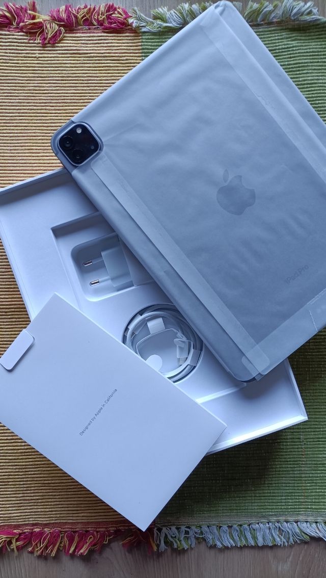 iPad Pro 11" 128GB 4ª Gen - Gris Espacial