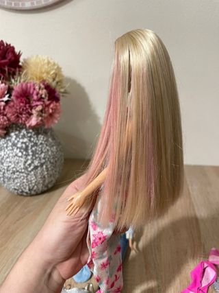 2 Muñecas Barbie + Ropa