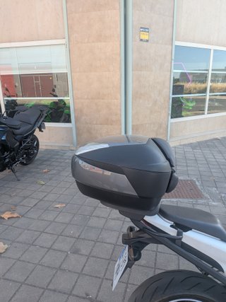 Honda CB 500F - Moto blanca