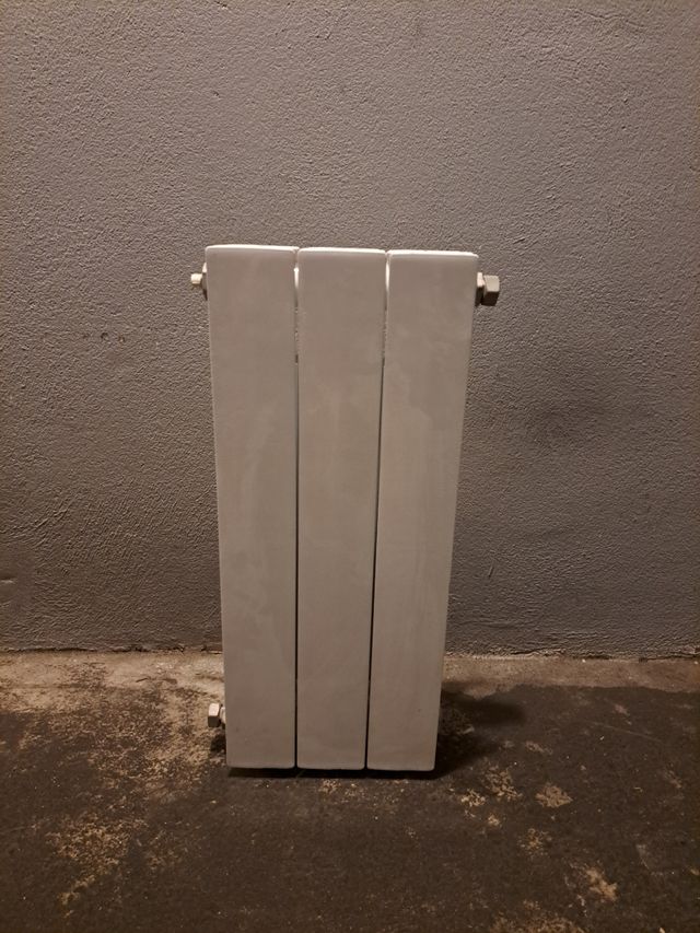 Radiador de metal branco - 3 elementos