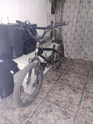 BMX negra usada