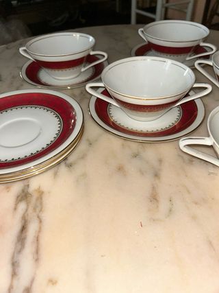 Juego tazas porcelana rojas y doradas