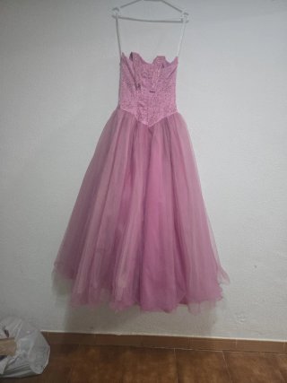 Vestido fiesta  para una boda para quiceañera .