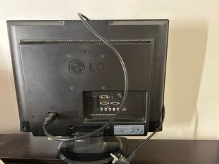 Monitor LG FLATRON M228WDP 22’’ negro con base 