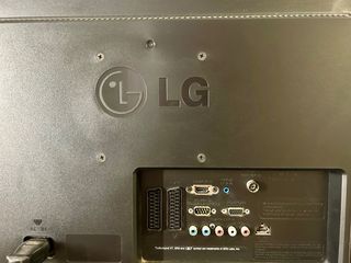 Monitor LG FLATRON M228WDP 22’’ negro con base 