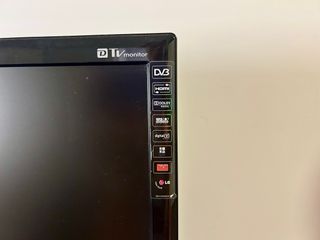 Monitor LG FLATRON M228WDP 22’’ negro con base 