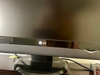 Monitor LG FLATRON M228WDP 22’’ negro con base 