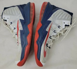 Tenis Nike rojos y blancos