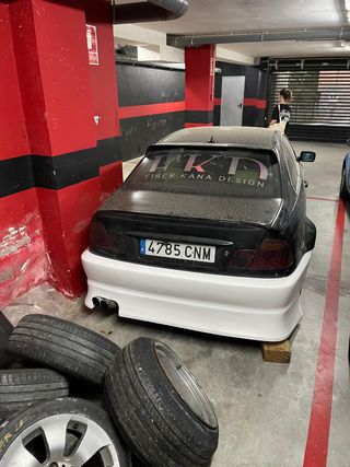Parachoques trasero BMW E46 JDM
F.K.D