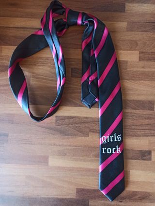 Corbata negra y rosa | Girls Rock