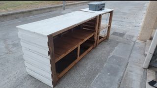 Mostrador de madera blanco