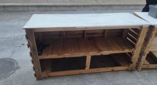 Mostrador de madera blanco
