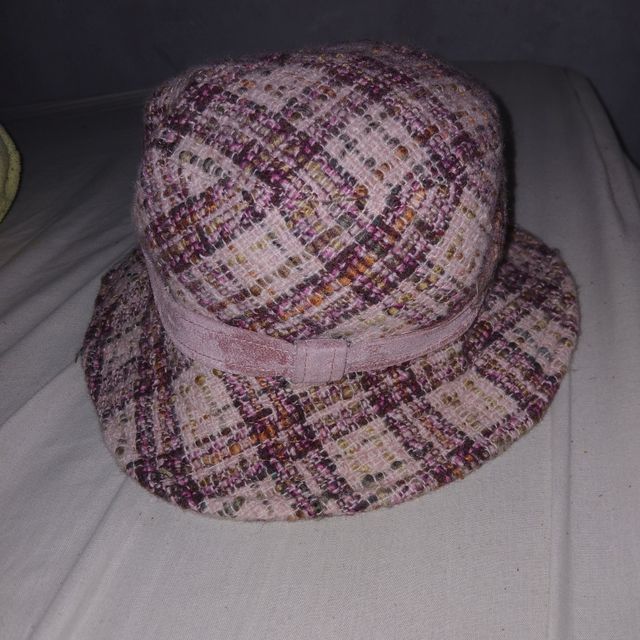 Sombrero vintage rosa y morado