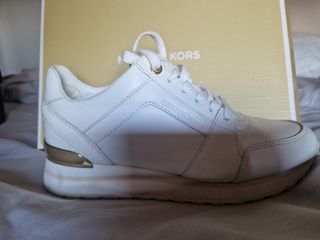 Zapatillas semi nuevas Michael kors