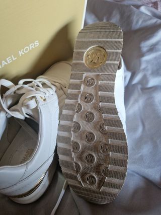 Zapatillas semi nuevas Michael kors