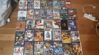 38 cajas PlayStation 2 3