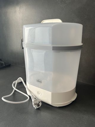 Esterilizador de biberones marca Chicco