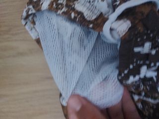 Bañador corto marrón y blanco