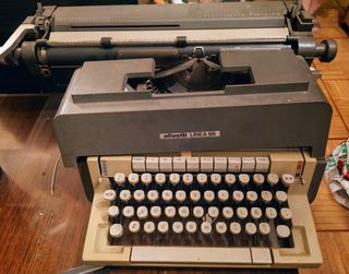 Olivetti Linea 98 - Máquina de escribir