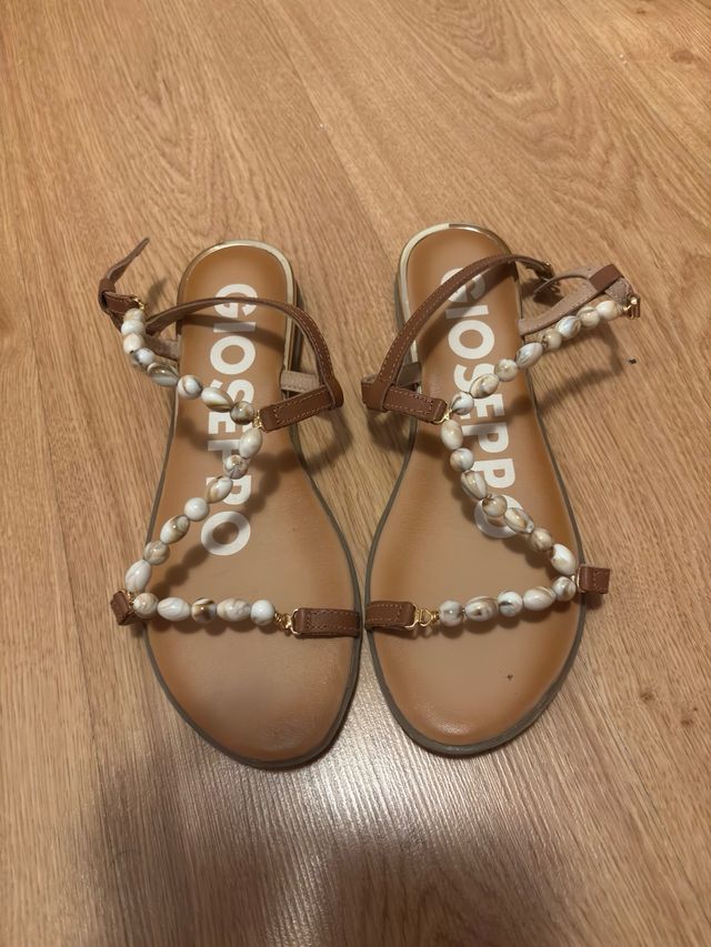 Sandalias Giossepo planas marrones