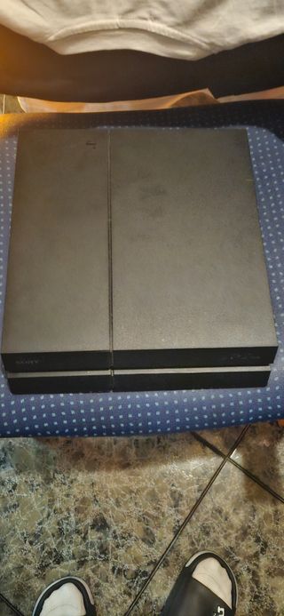 PS4 (PlayStation 4) 1TB + fifa 23 rebajada 